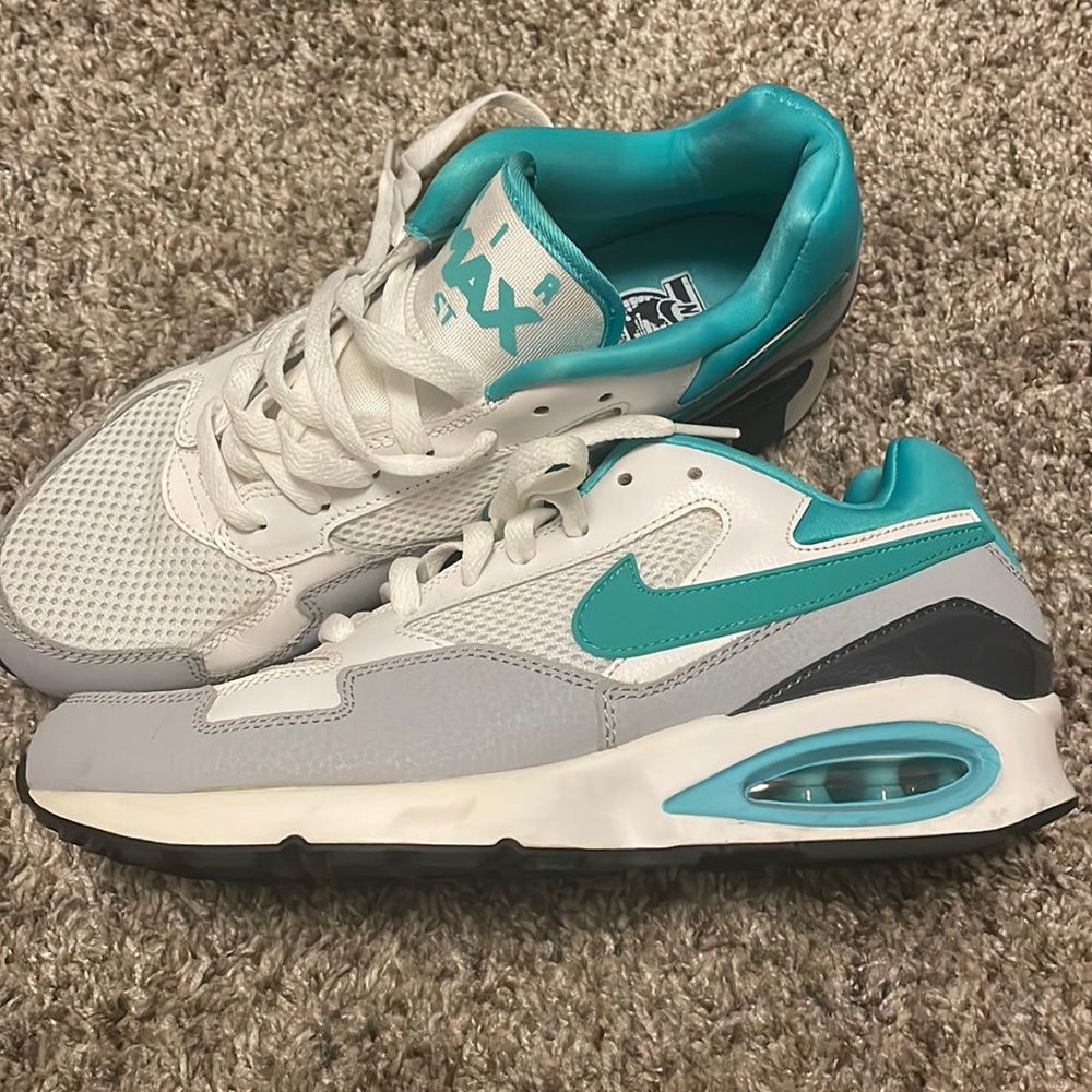 Nike Air Max St International
